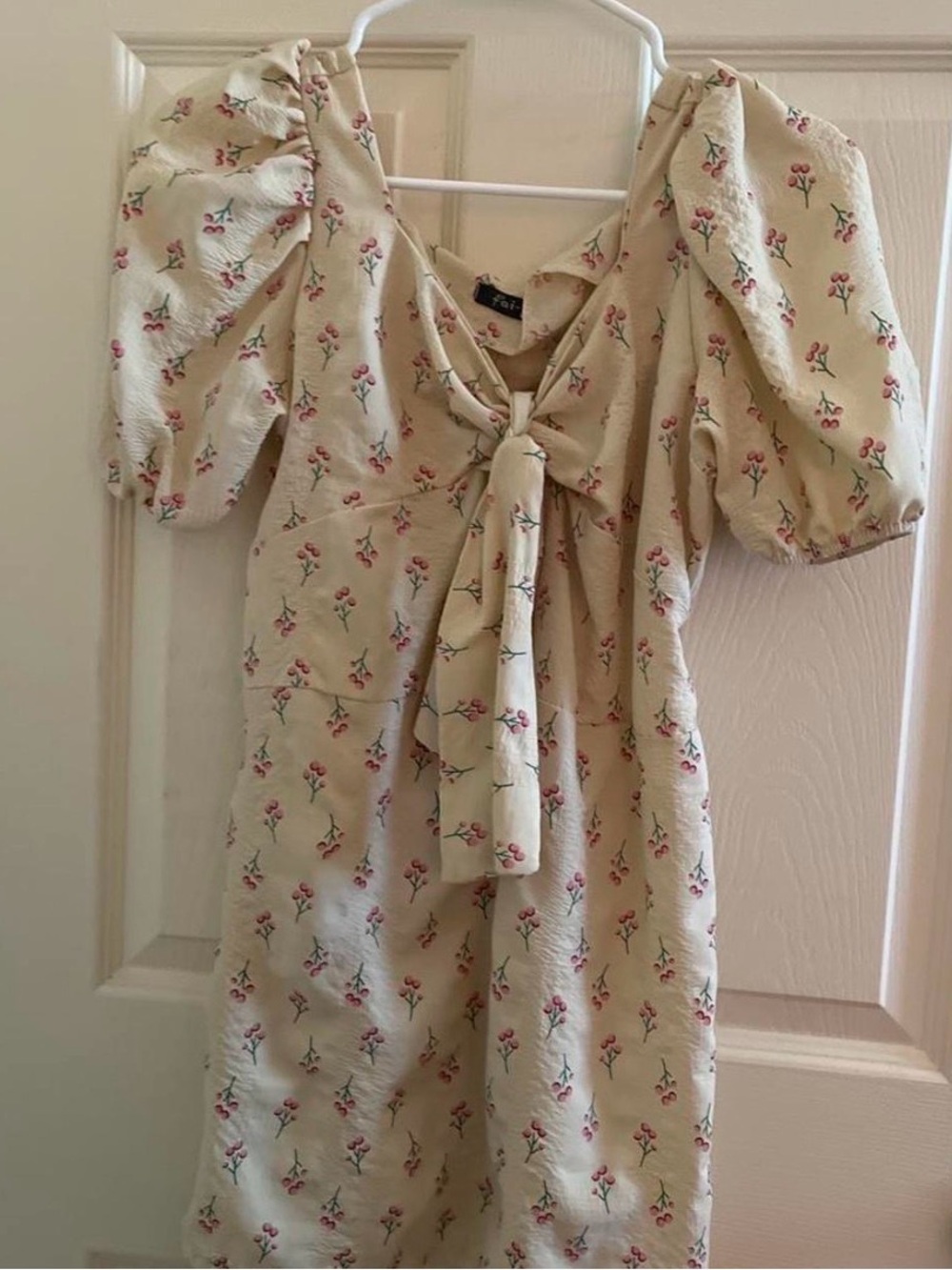 Women's Cream Floral Tie-Front Puff Sleeve Dress